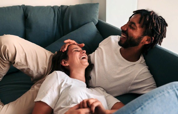 Should Your Romantic Partner Also Be Your Best Friend? Here’s What Relationship Experts Say