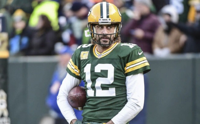 If Aaron Rodgers Stays With Packers, He’ll Be Rewarded Big Time