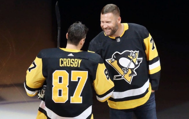 Ex-steelers Qb Ben Roethlisberger Honored At Penguins Game