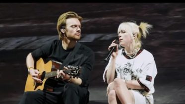 Billie Eilish And His Brother Finneas Registered A Video Message To The Ukrainians