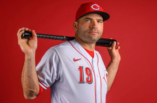 Joey Votto’s Tiktok Is Officially The Best Thing On The Internet