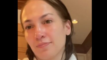 To Share Her Morning Routine Jennifer Lopez Removes Makeup Without ‘special Filters