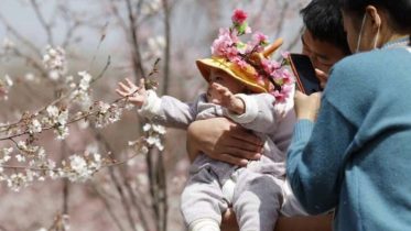 China's Births Fall In 2021,  As Workforce Shrinks