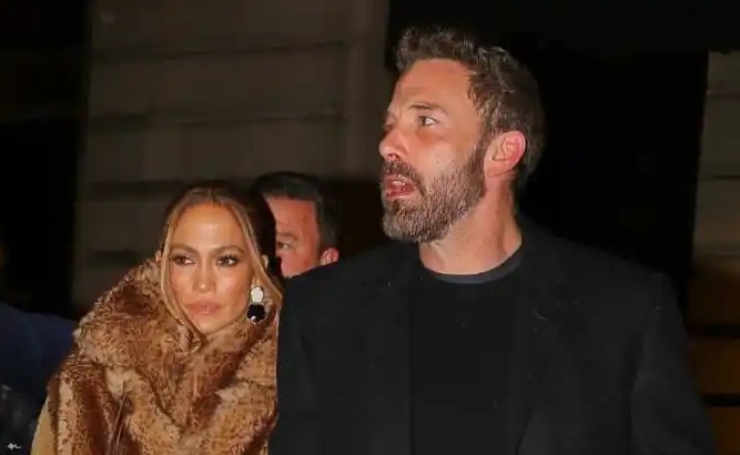 Bennifer Engaged? Jennifer Lopez Was Spotted With A Massive Ring After Purchasing $50 Million Bel-air Estate With Ben Affleck